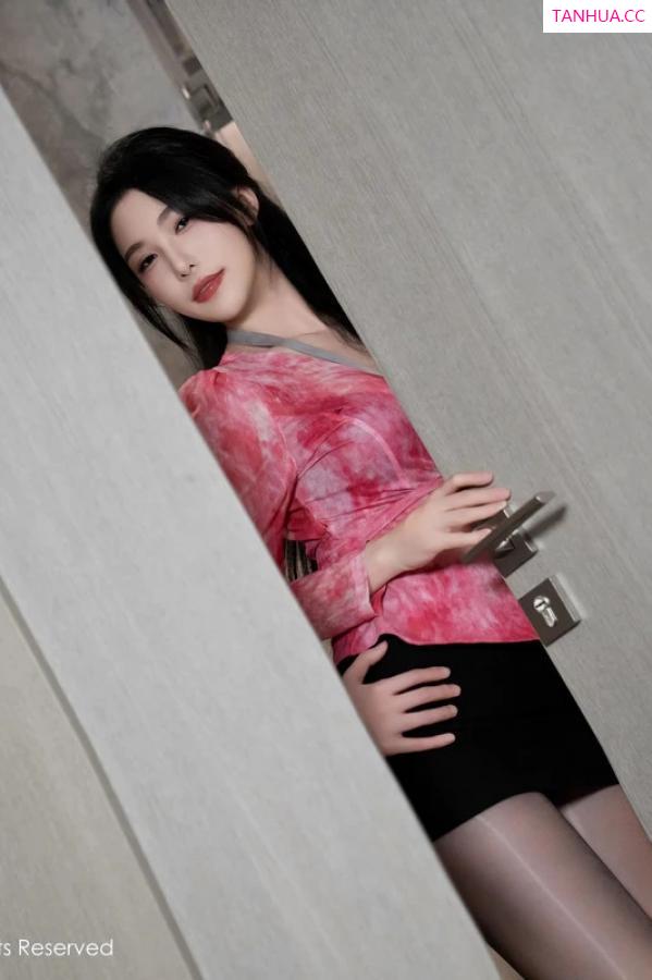陈若依 抖娘利世 [XiuRen]高清写真图 2024.03.21 No.8269 利世 黑丝美腿第25张图片
